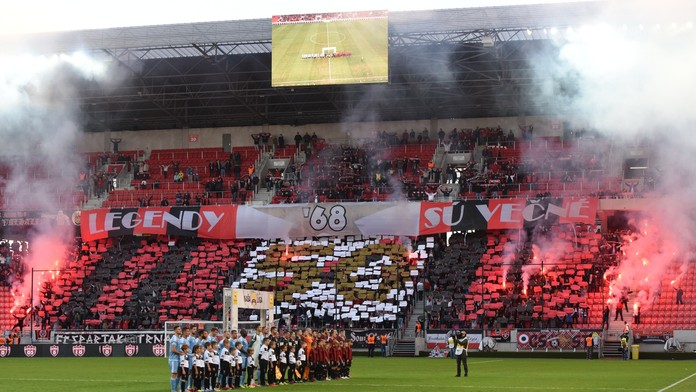 Na snímke fanúšikovia Trnavy v zápase 10. kola Fortuna ligy medzi FC Spartak Trnava - ŠK Slovan Bratislava.