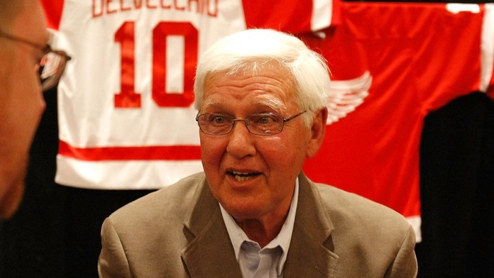 Hokej v Detroite sa zahalil do čierneho. Zomrela legenda klubu a člen Siene slávy