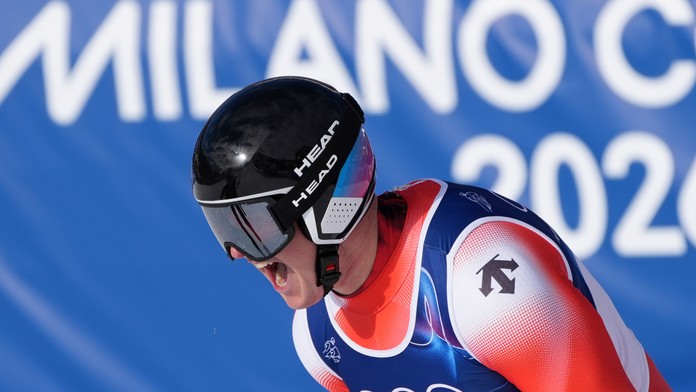 Zlato v zjazde putuje do Švajčiarska, najväčší favorit ostal bez medaily. Domáci pretekár so životným úspechom