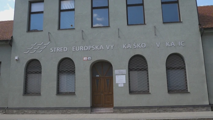 Stredoeurópska vysoká škola v Skalici.