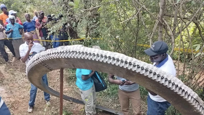 VIDEO: Na dedinu padol z vesmíru ozubený kruh. Obrovskú ranu bolo počuť v okruhu 50 km