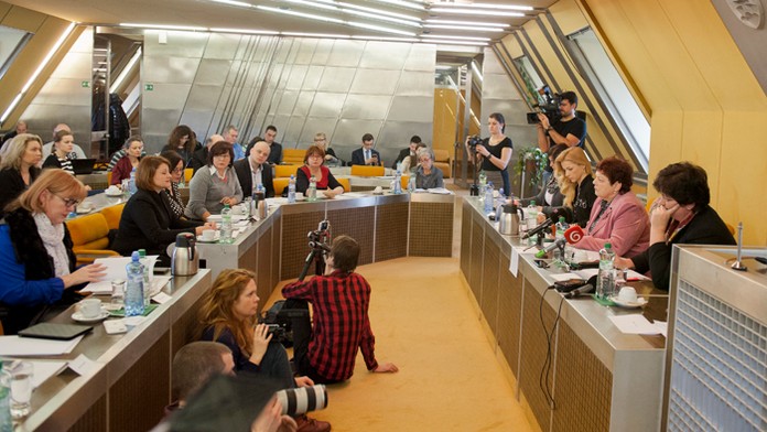 Členovia ľudskoprávneho výboru si vypočuli kandidátov na ombudsmana.