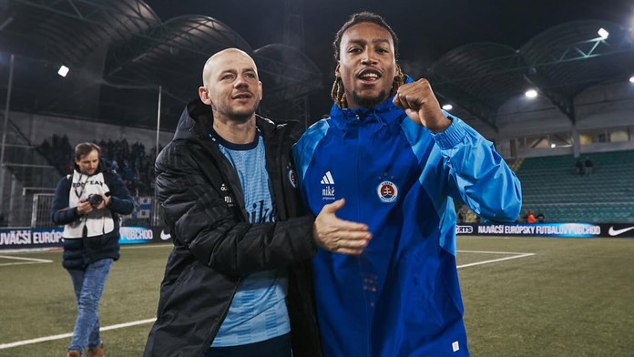 Weiss o Gersonovi: Neviem, či pil borovičku s pivom, ale raz povedal, že už nepríde. Kuco mu skoro pribil