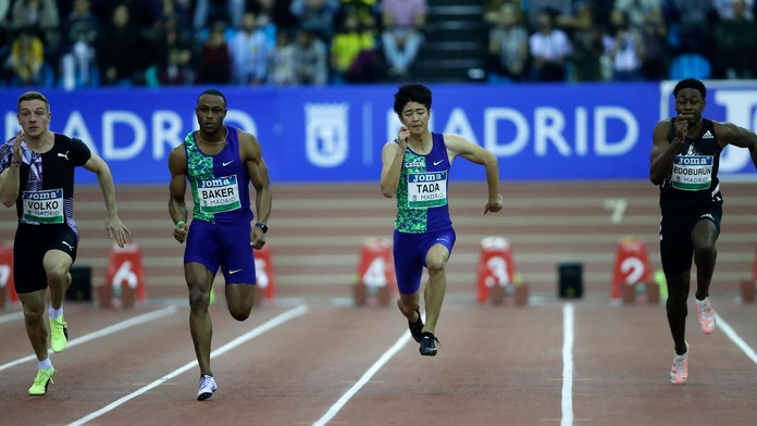 Fabián Ruiz z Neapola oslavuje gól na pôde Brescie.