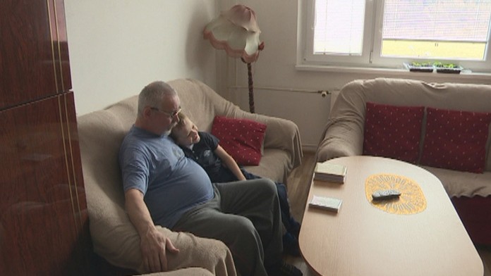 Ján Maraček s vnukom.