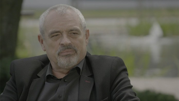 Bývalý šéfredaktor spravodajstva v Markíze: Byť redaktorom nie je o mávaním mikrofónom