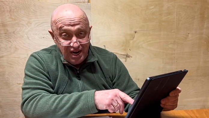 Jevgenij Prigožin robí vyhlásenie z neznámeho miesta.