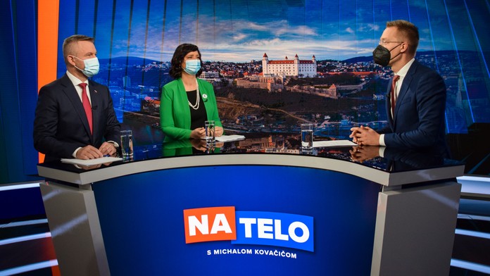 Akin Akinözü s priateľkou Sandrou