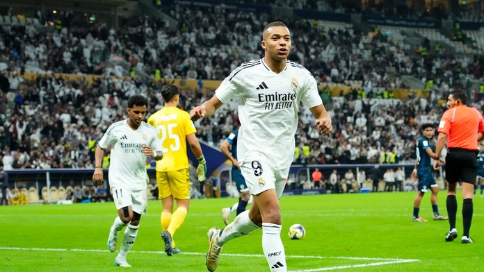 Real Madrid oslavuje ďalšiu trofej. „Biely balet“ získal Interkontinentálny pohár