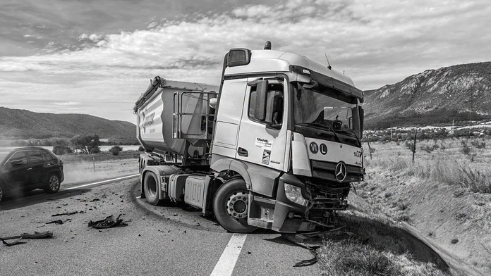 Na snímke havarovaný kamión po tragickej nehode pri Hrhove.