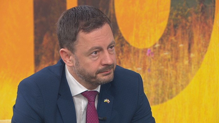 Emotívny rozhovor s premiérom Eduardom Hegerom: Na to, čo videl v Buči, do smrti nezabudne