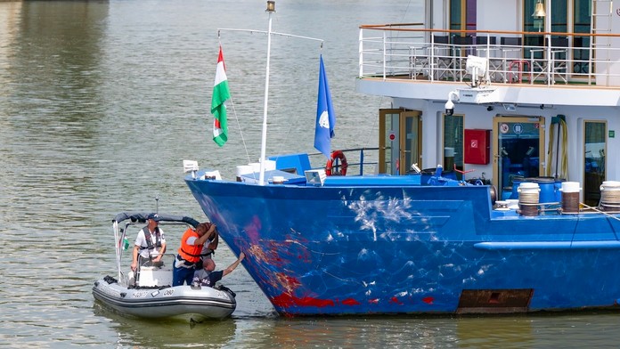 V Maďarsku zadržali slovenského kapitána lode, ktorá bola účastníkom tragédie s dvomi obeťami