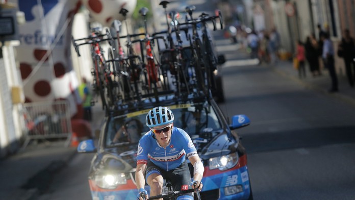 Na ilustračnej snímke americký cyklista Andrew Talansky počas Tour de France 2014.