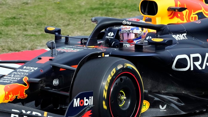 Verstappen ovládol Japonsko a Red Bull má double