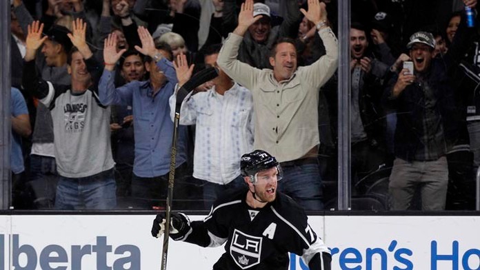 Toronto vyhralo v zámorskej hokejovej NHL nad New Yorkom Islanders 4:3.