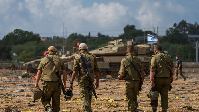 Očakávaná pozemná ofenzíva v Gaze sa odkladá. Izrael súhlasil so žiadosťou USA