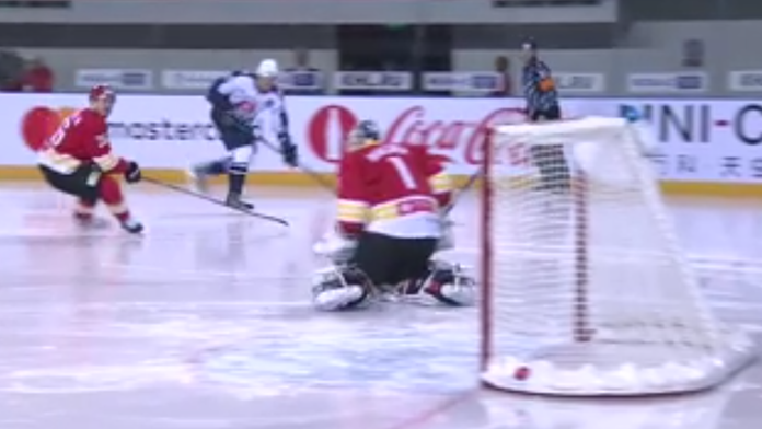 Jevgenij Gračjov tvrdou ranou pretrhol sieť.