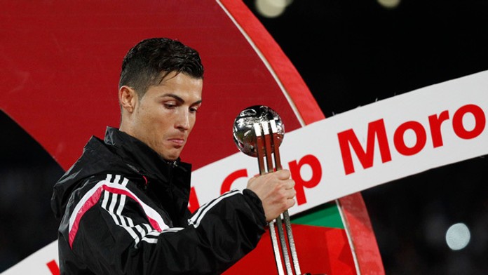 Ronaldo s trofejou pre víťazov MS klubov FIFA.