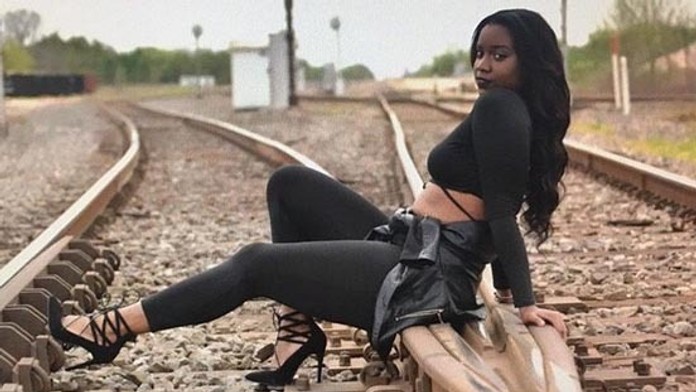 Modelka prišla o život počas prvého fotenia