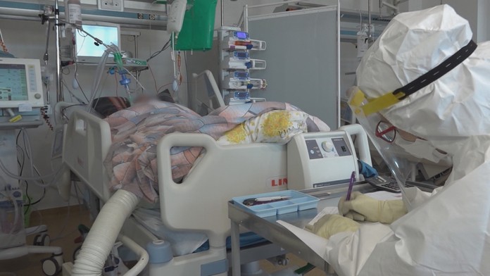 Niektoré nemocnice nevedia, ako vyplatia februárové mzdy. Od štátu nedostali covidové príplatky