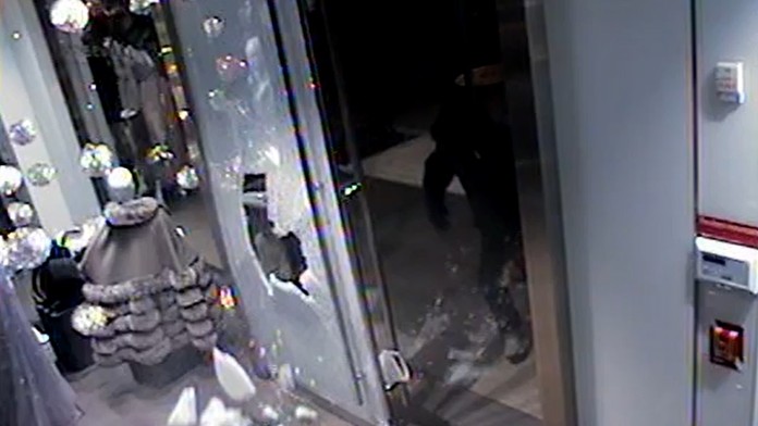 Ukradli drahé kožuchy.