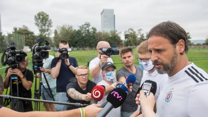 Lili a Cole všade chodili ruka v ruke.