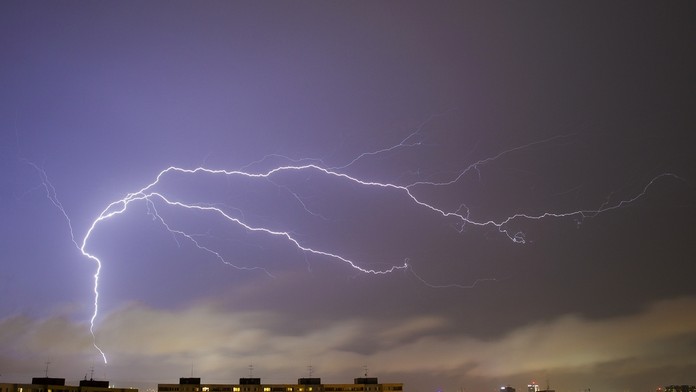 Blesk nad Kamzíkom.