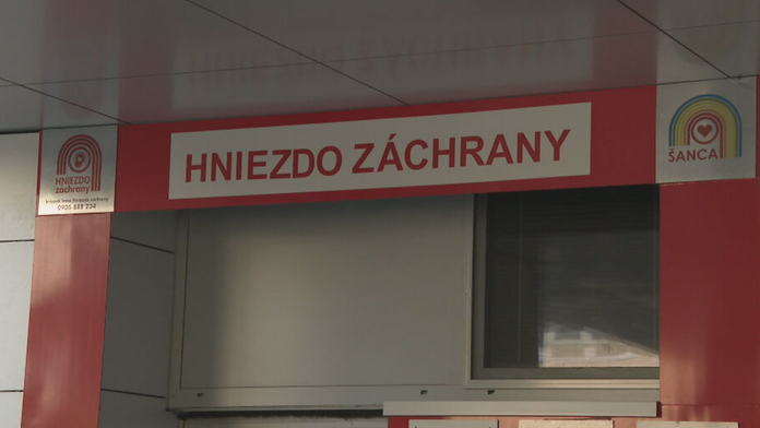 V prípade mŕtveho bábätka z Hniezda záchrany v Bratislave zrušili obvinenie zamestnancovi nemocnice