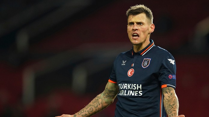 Martin Škrteľ v drese Beshiktashu Istanbul.