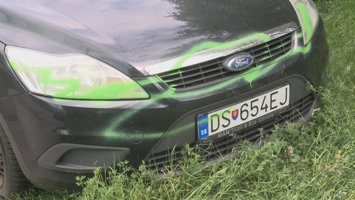 Pomaľované auto v Prešove.