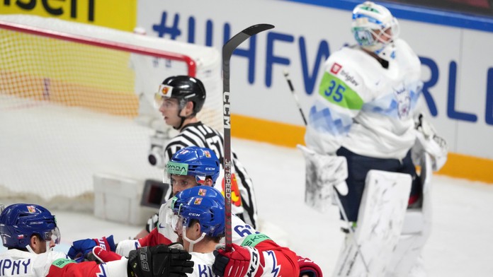 VIDEO: Udatnosť outsidera nestačila. Slovinci dve tretiny živili senzáciu, Česi však udreli včas