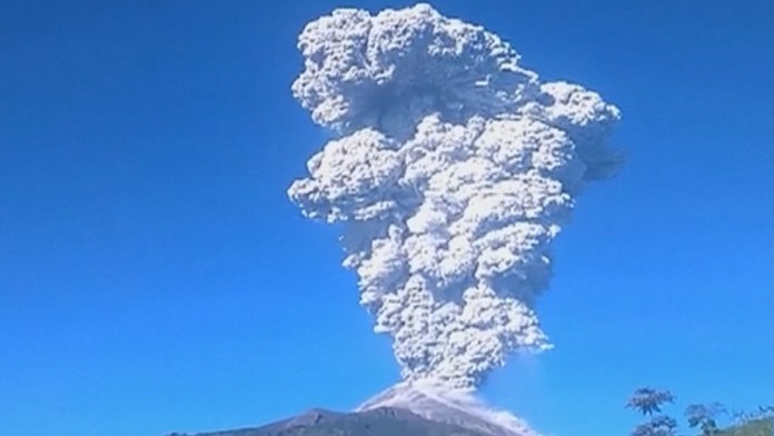Sopka Merapi vychrlila popol 