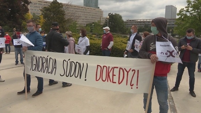 Blokáda diaľničného hraničného priechodu z Rakúska.