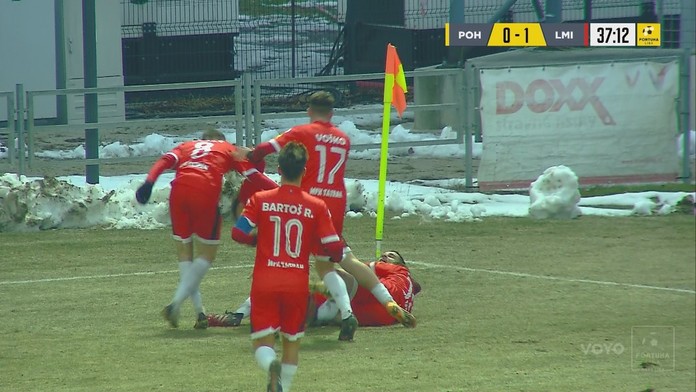 Radosť hráčov Liptovského Mikuláša po strelení úvodného gólu.