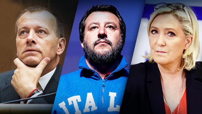 Fín Kevin Lankinen oslavuje titul majstra sveta po triumfe vo finále MS 2019 nad Kanadou.