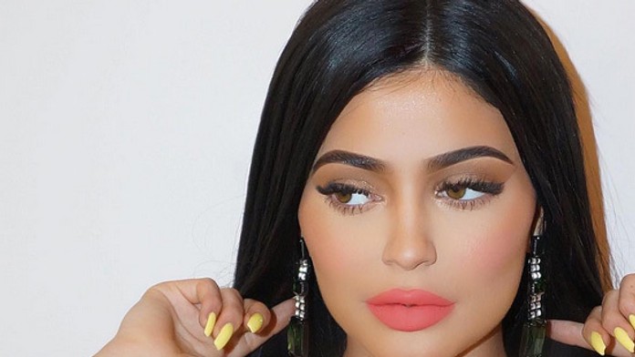 Chcela spropagovať rúž, ale na pery sa jej nikto nepozeral