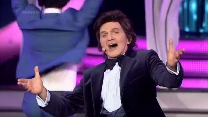 Robert Rozmus ako Karel Gott