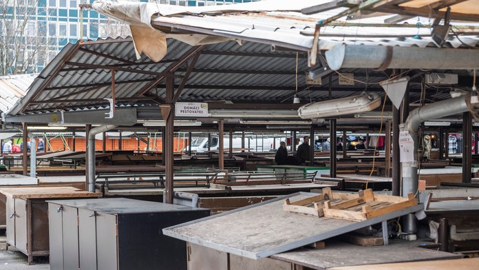 Na snímke uzavreté Trhovisko Miletičova v bratislavskom Ružinove.