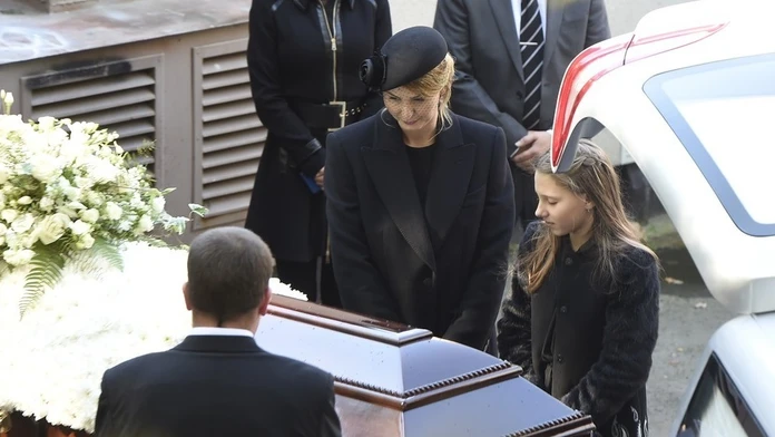 Zbohom dala otcovi aj dcéra Dominika