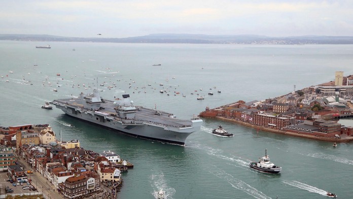 Nová britská vlajková loď HMS Queen Elizabeth.