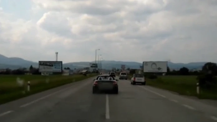 Vodič, ktorý blokuje sanitku