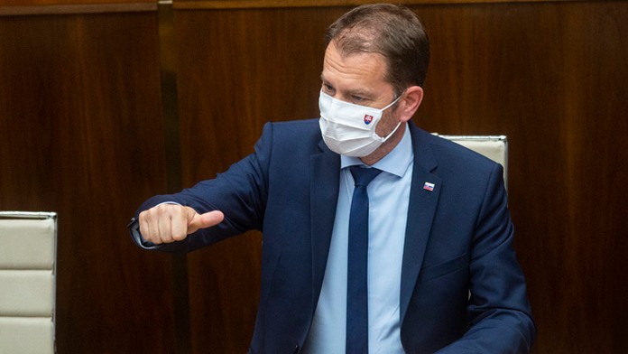 Premiér Igor Matovič a ministri po hlasovaní o dôvere.