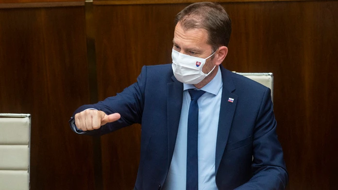 Premiér Igor Matovič a ministri po hlasovaní o dôvere.