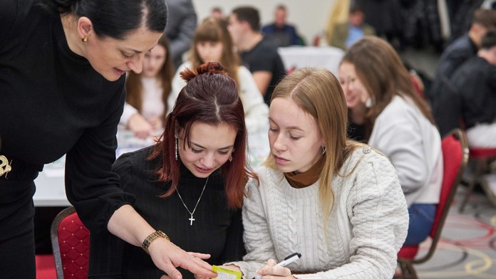 Naši starí rodičia si peniaze zakopávali do zeme. Čo sa môžeme naučiť z ich prístupu k sporeniu?