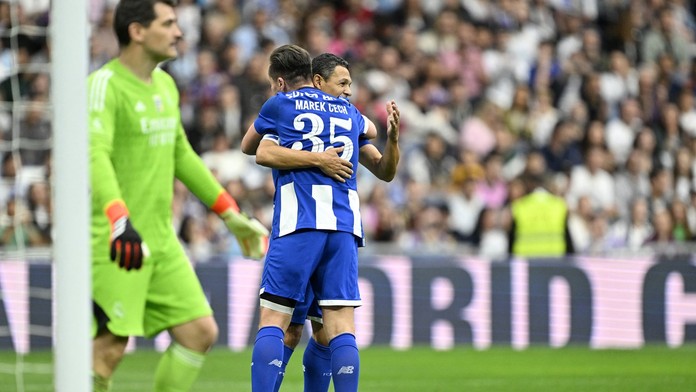VIDEO: Naľavo Zidane či Raúl, oproti Quaresma. Zápas legiend Realu a Porta však rozhodol Slovák