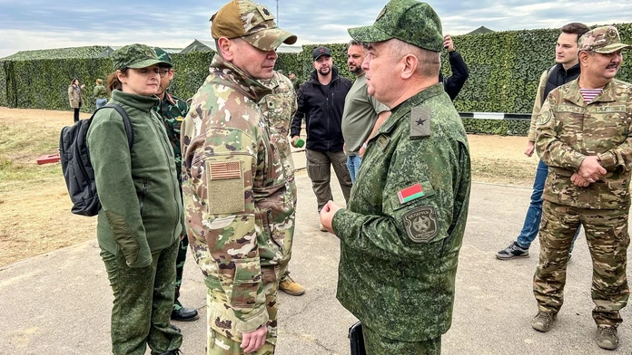Otepľovanie vzťahov medzi Washingtonom a Minskom: Rusko-bieloruské manévre sledovali aj americkí dôstojníci