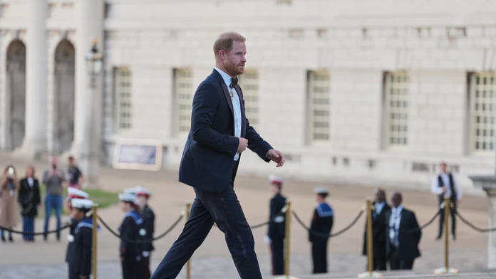 Princ Harry prvýkrát na verejnosti od návratu do Veľkej Británie