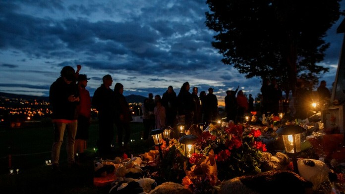 Kanadu šokovali nálezy detských hrobov pri byvalých internátnych školách.