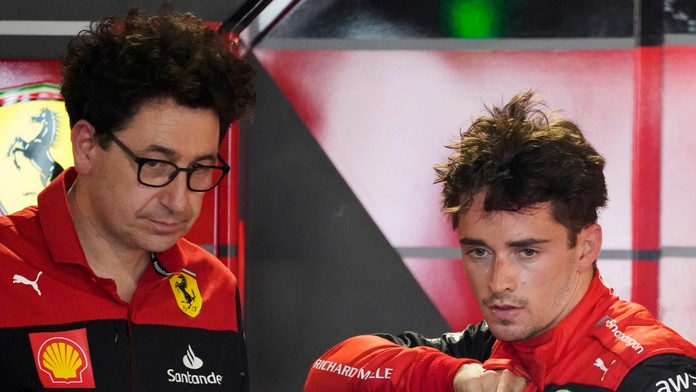 Šéf Ferrari končí. Binotto odstúpil po sezóne, v ktorej nevedeli konkurovať Red Bullu