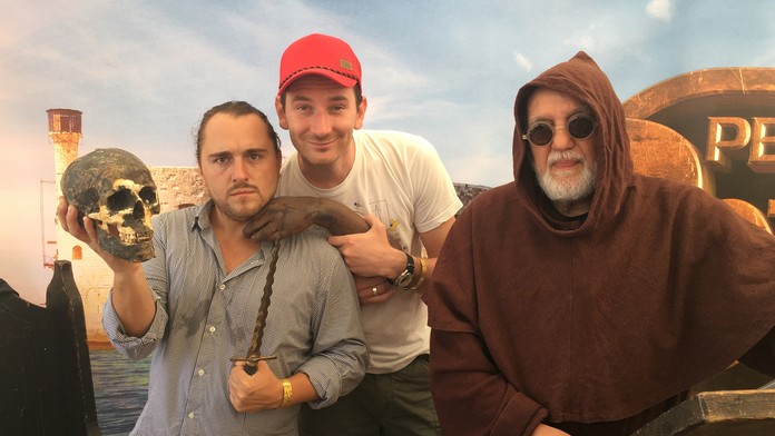 Martin Meľo a Jakub Rybárik s "dvojníkom" otca Furasa